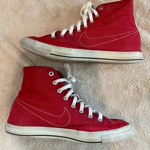 Go Mid Canvas 'Red'